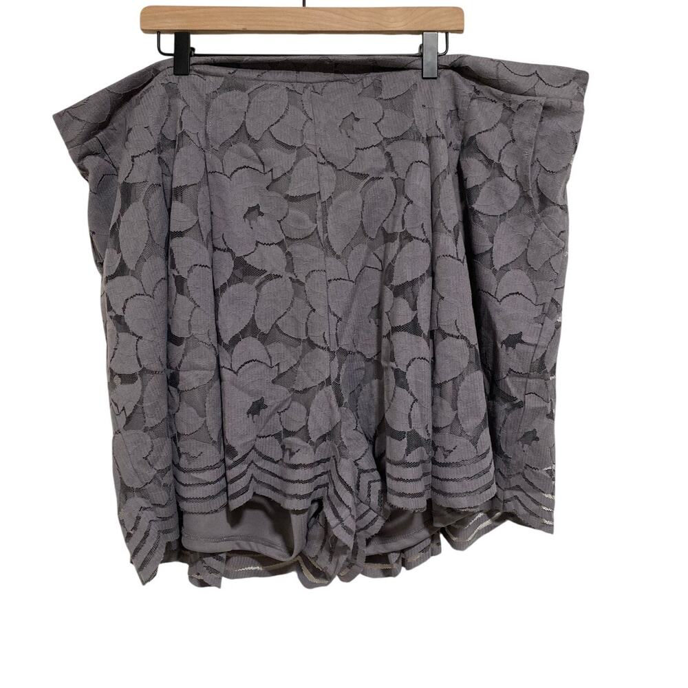 Torrid Shorts Womens 4X Boho Cottage Core Prairie Whimsical Fairy Comfy Stretch